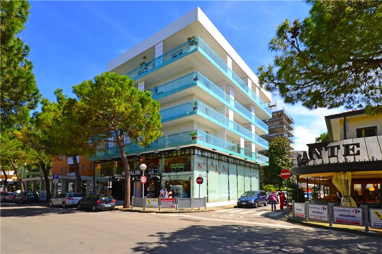 Residence Fiore v Lignanu – pohled na exteriér ubytování | Lignano / Residence Fiore