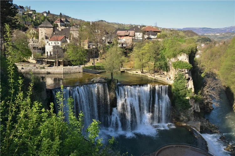 Vodopád na řece Plivě ve městě Jajce | Mystická Bosna – za tajemstvím pyramid