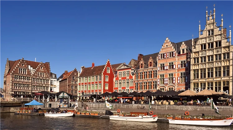 Typická belgická architektura a ulice | Za vůní pralinek a chutí piva do Belgie