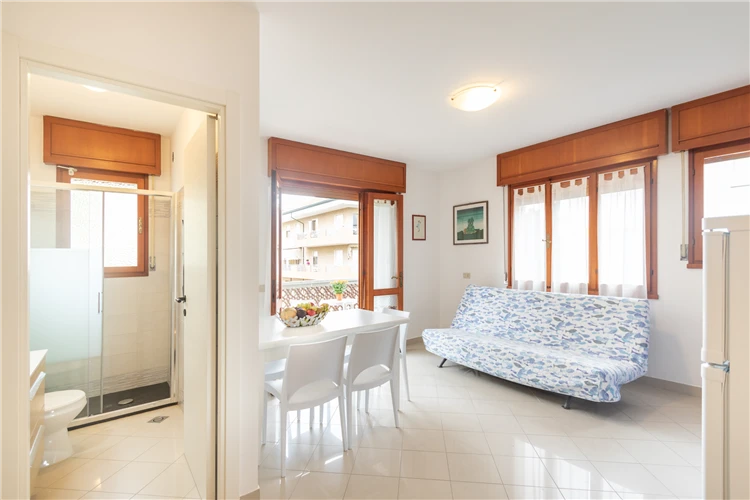 Prostorný pokoj ve Villa Alpi s přirozeným osvětlením | Lignano / Villa Alpi
