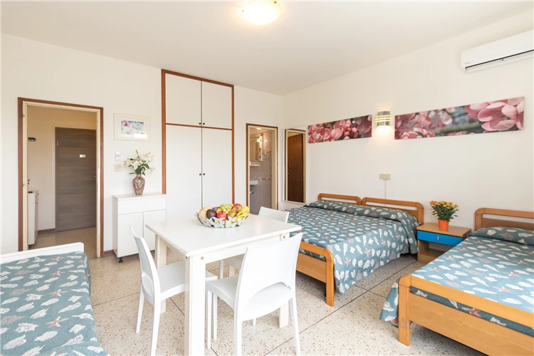 Pokoj s manželskou postelí v hotelu Villa Yachting | Lignano / Villa Yachting
