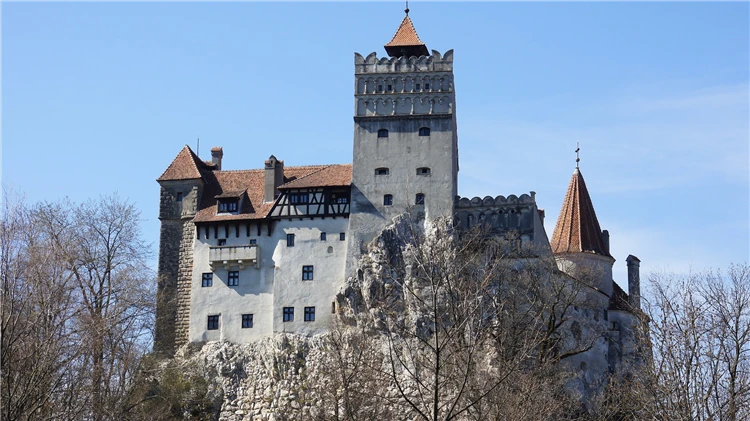 Hrad Bran v Transylvánii, známý jako sídlo upíra Drákuly | Rumunsko - za perlami Transylvánie