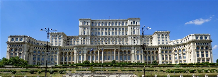 Panorama Bukurešti s historickými budovami a moderní zástavbou | Rumunsko - za perlami Transylvánie