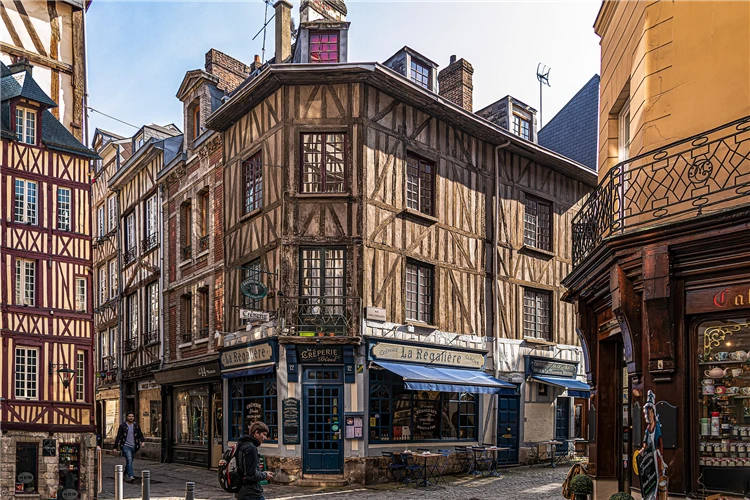 Historické centrum Rouenu s gotickou katedrálou | Tajuplná Bretaň a drsná krása Normandie