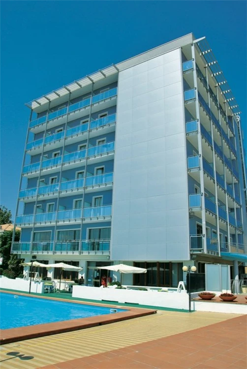 Exteriér hotelu Majestic Pesaro – fasáda budovy | Pesaro / Hotel Majestic