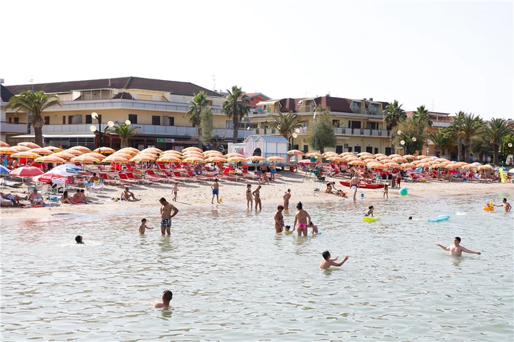 Hotel Leuco – výhled na moře nebo okolí hotelu | Martinsicuro / Hotel Leuco