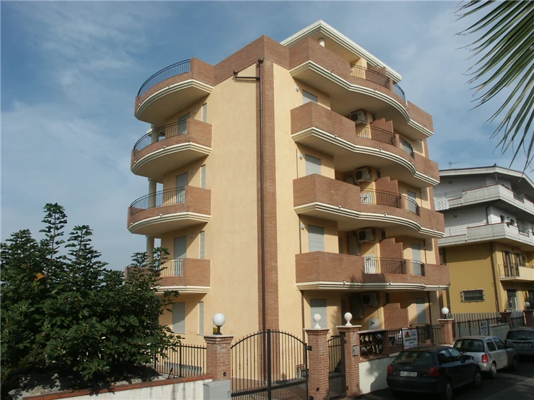 Residence Leopardi v Alba Adriatica – celkový pohled na objekt | Alba Adriatica / Residence Leopardi