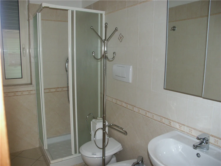 Residence Leopardi – pokoj s moderním zařízením a příjemnou atmosférou | Alba Adriatica / Residence Leopardi