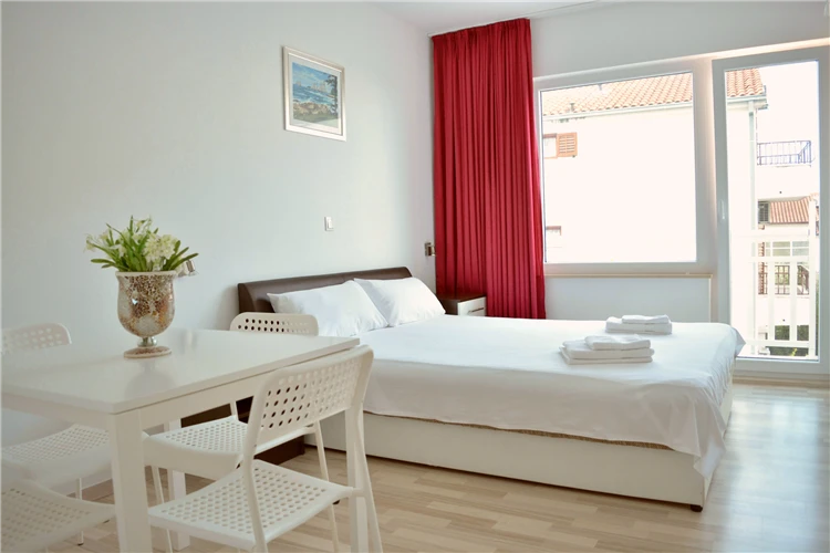 Interiér pokoje v Apart-pansion Promajna | Promajna / Apartmánový dům Apart-pansion