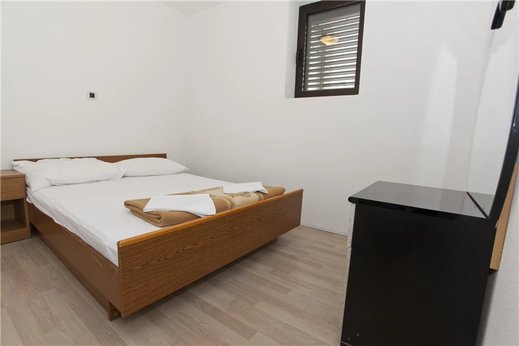 Interiér apartmánu Marinko – kuchyň a jídelna | Promajna / Apartmánový dům Marinko