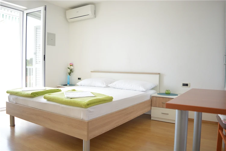 Apartmánový dům Marinko – pohled z exteriéru | Promajna / Apartmánový dům Marinko