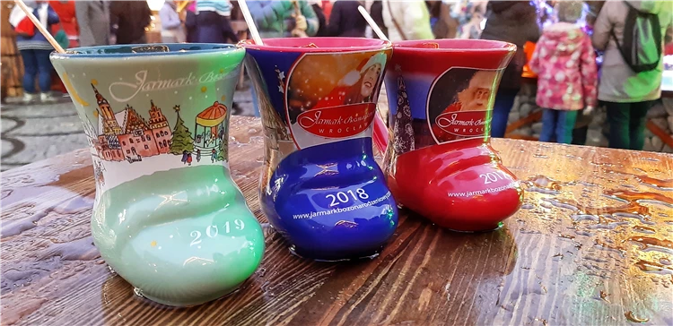 Tři sběratelské hrnky z vánočního trhu Jarmark Bożonarodzeniowy ve Wroclawi (2017, 2018, 2019) | Podmanivá vánoční Vratislav