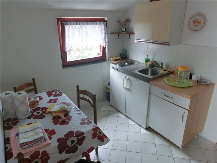 Kuchyňský kout v apartmánu Žarko na ostrově Krk | Krk / Apartmánový dům Žarko