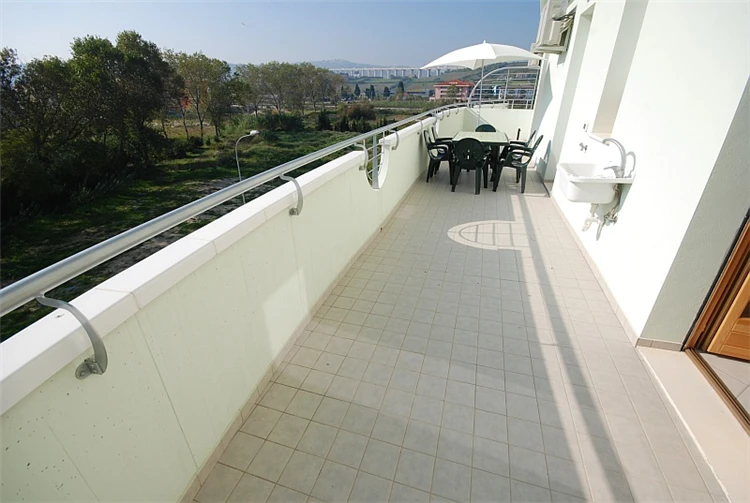 Jídelní terasa Sirena Sea Side s výhledem na okolí | Tortoreto Lido / Residence Sirena Sea Side