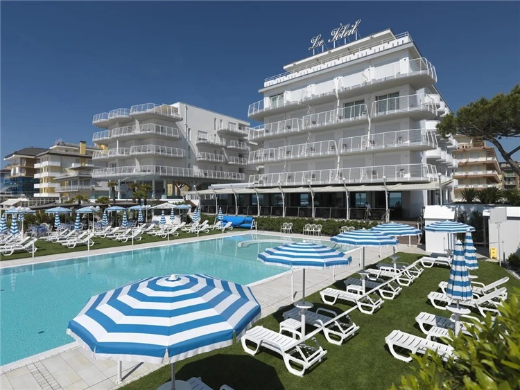 Hotel Le Soleil v Lido di Jesolo – okolí hotelu a moře | Lido di Jesolo / Hotel Le Soleil