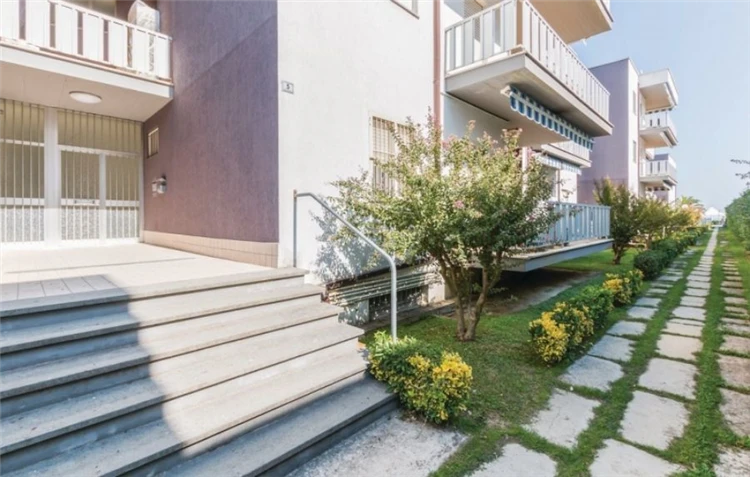 Residence Sul Mare – exteriér budovy s výhledem na moře | Villa Rosa / Residence Sul Mare