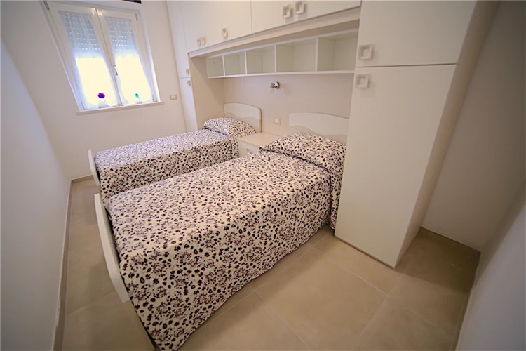 Residence Elite – venkovní posezení v areálu | Martinsicuro / Residence Elite