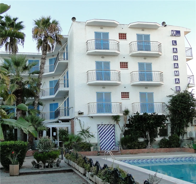 Exteriér hotelu HTop Planamar v Malgrat de Mar | Malgrat de Mar / HTop Hotel Planamar
