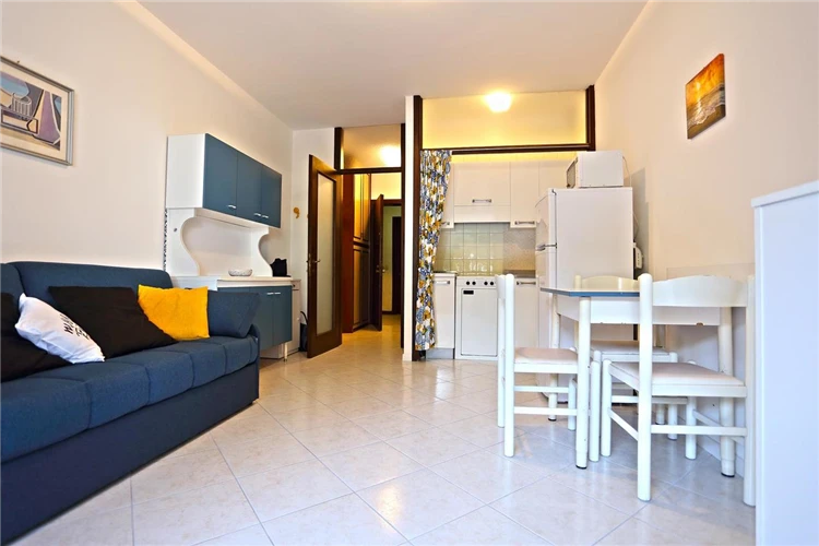 Residence Luna Lignano – venkovní areál s bazénem | Lignano / Residence Luna 3 a 4