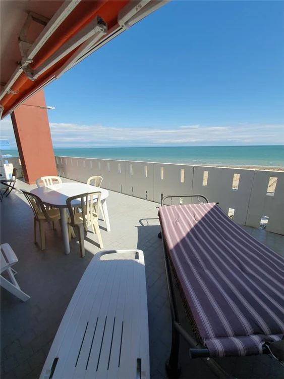 Residence Luna v Lignanu – západ slunce u bazénu | Lignano / Residence Luna 3 a 4