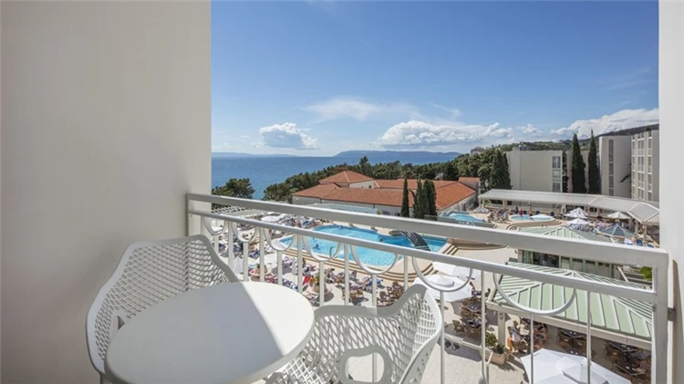 Standardní pokoj s mořským výhledem v hotelu Alga | Tučepi / Bluesun Hotel Alga