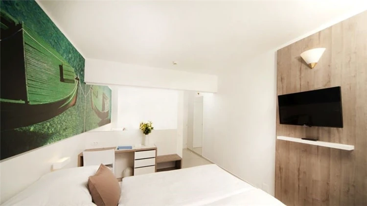 Standardní pokoj v Hotelu Neptun v Tučepi | Tučepi / Hotel Neptun