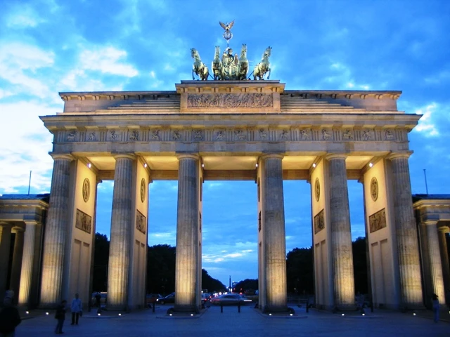 Braniborská brána v Berlíně | Drážďany, Berlín a německé "Versailles"
