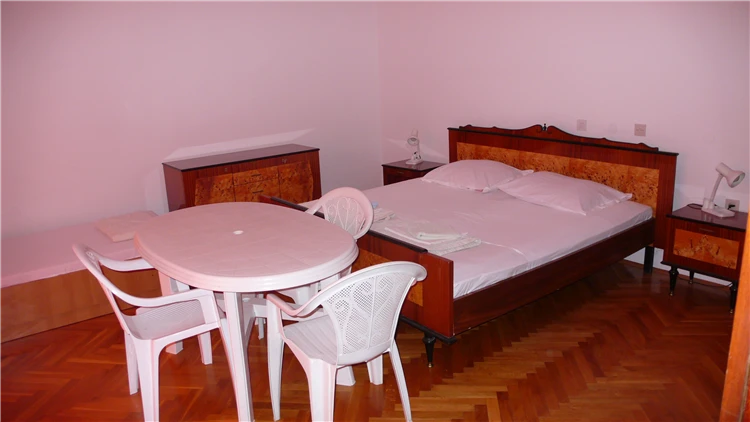 Apartmánový dům Biokovo – pohled na objekt nebo pláž | Tučepi / Apartmánový dům Biokovo