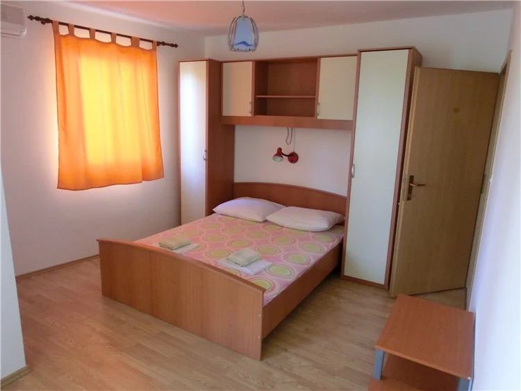 Exteriér Apartmánového domu Ljubomira v Tučepi | Tučepi / Apartmánový dům Ljubomira