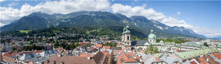 Letní alpská krajina Tyrolska s kvetoucími loukami | Tyrolsko - svět ledovců a vodopádů