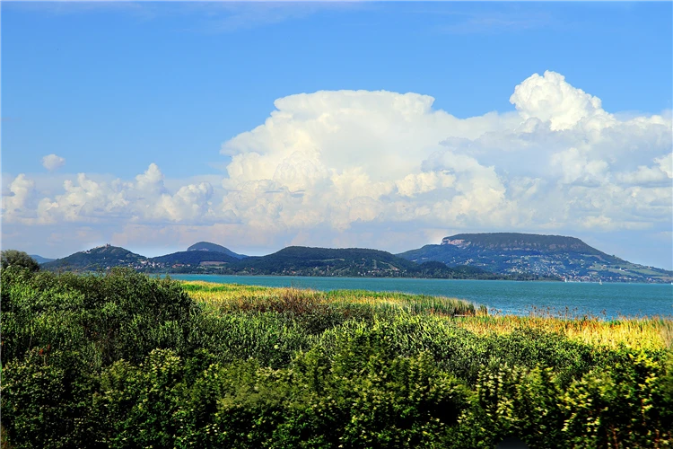 Panoramatický pohled na jezero Balaton | Balaton - maďarské moře