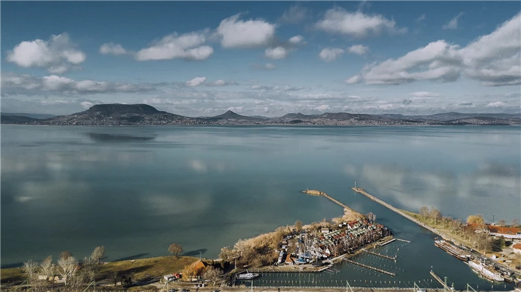 Západ slunce nad jezerem Balaton | Balaton - maďarské moře