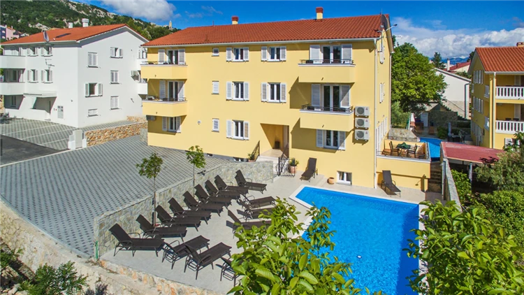 Exteriér apartmánového domu Gorica 2, Baška | Baška / Apartmánový dům Gorica 2