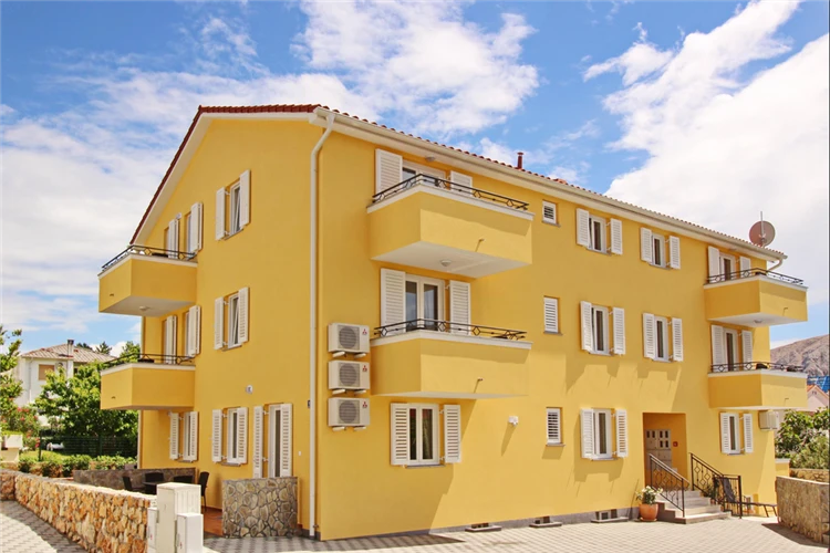 Apartmánový dům Gorica v Bašce z venku | Baška / Apartmánový dům Gorica 2