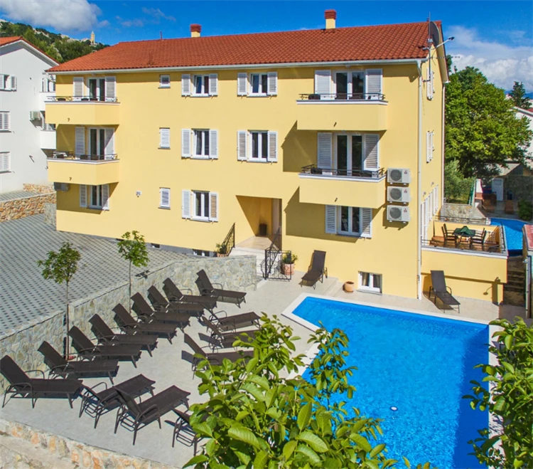 Apartmánový dům Gorica 2 s bazénem, Baška | Baška / Apartmánový dům Gorica 2