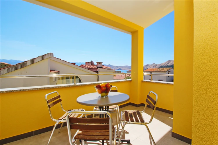 Balkon s výhledem v Apartmánovém domě Brnić, Baška | Baška / Apartmánový dům Brnić