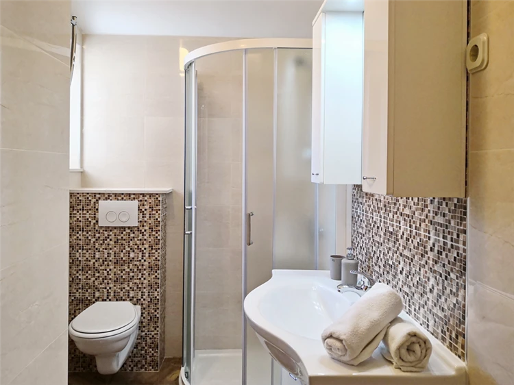 Moderní koupelna v Apartmánovém domě Brnić | Baška / Apartmánový dům Brnić