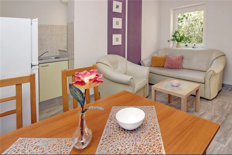 Světlý obývací pokoj apartmánu Brnić, Baška | Baška / Apartmánový dům Brnić