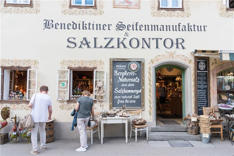 Historická solná sklady v Hallstattu u jezera | Ledovec Dachstein - pohodová letní turistika