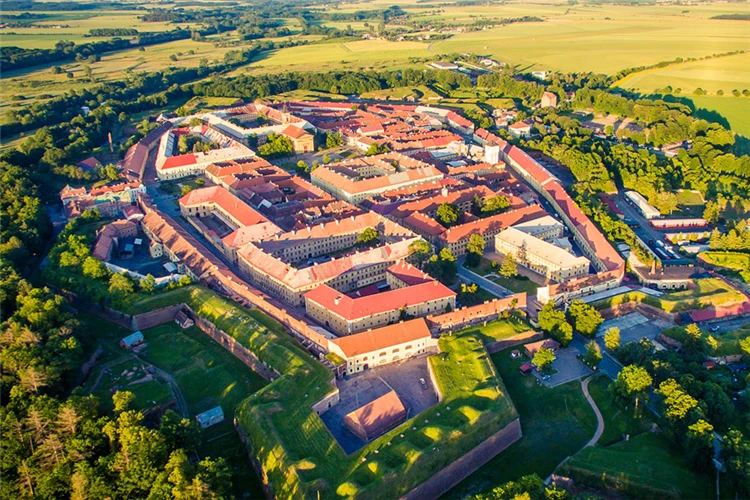Pevnost Josefov – historická vojenská pevnost v Jaroměři | Putování pohádkovým Podkrkonoším