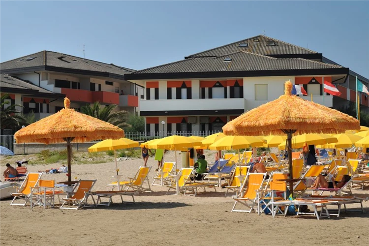 Venkovní posezení na terase Le Palme a Ismare, Silvi Marina | Silvi Marina / Residence Le Palme a Ismare