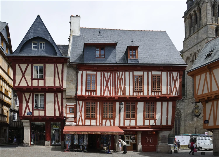 Historické opevněné město Vannes v Bretani | Tajuplná Bretaň a drsná krása Normandie