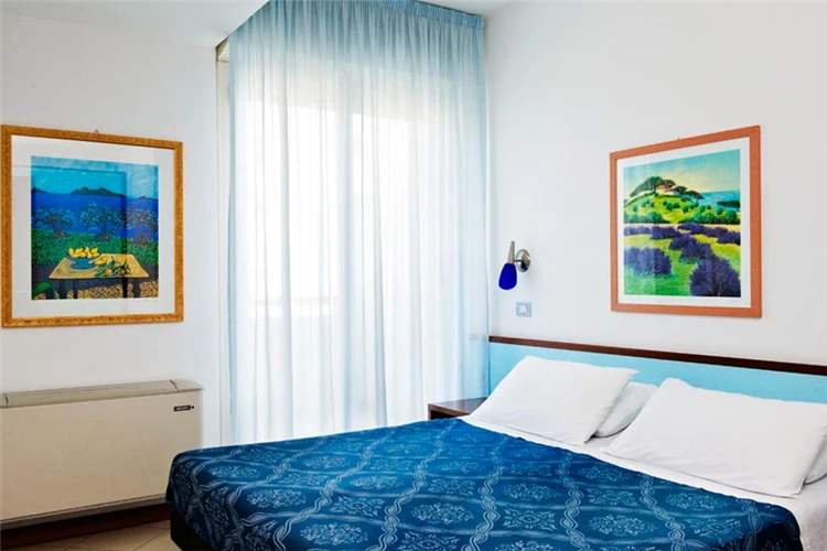 Residence Oltremare – vybavená kuchyňka v apartmánu | San Benedetto del Tronto / Residence Oltremare