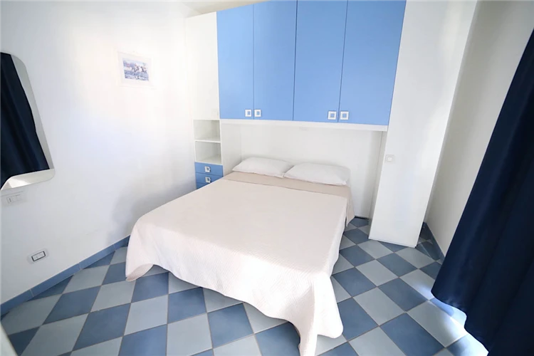 Residence El Chico – bazén s lehátky v areálu | Alba Adriatica / Residence El Chico