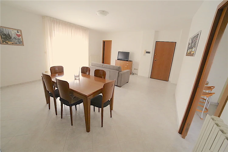 Apartmány Da Buglione – obývací pokoj s nábytkem | San Benedetto del Tronto / Apartmány Da Buglione