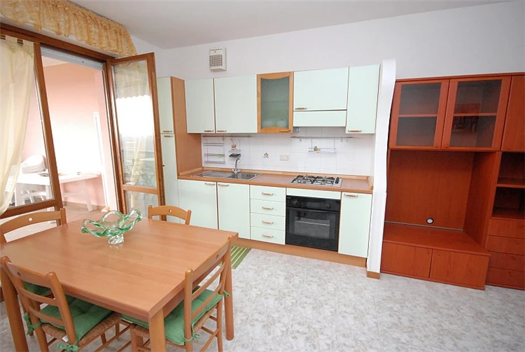 Apartmány Baracca – exteriér budovy s okolní zelení | Villa Rosa / Apartmány Baracca