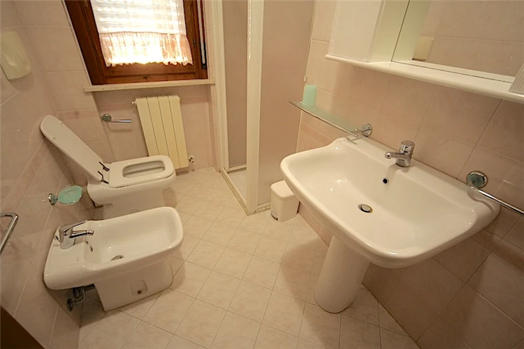 Apartmány Baracca – interiér světlého apartmánu | Villa Rosa / Apartmány Baracca
