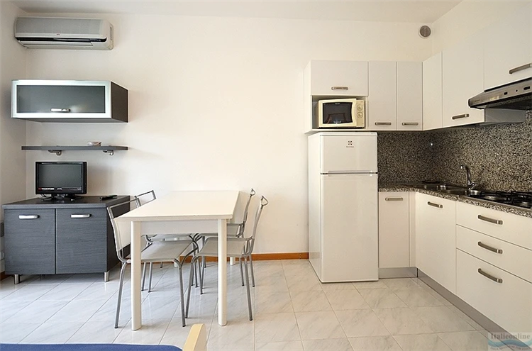 Residence Luxor – kuchyně s jídelním koutem | Bibione / Residence Luxor