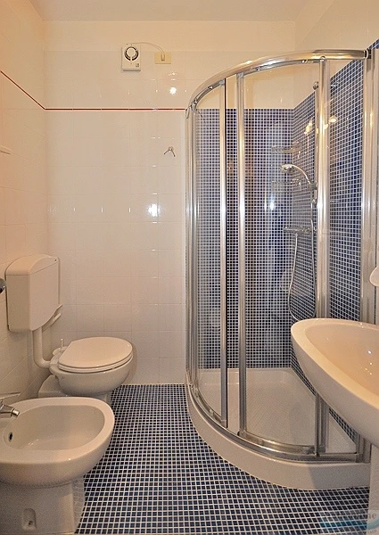 Residence Luxor – jídelní stůl v apartmánu | Bibione / Residence Luxor