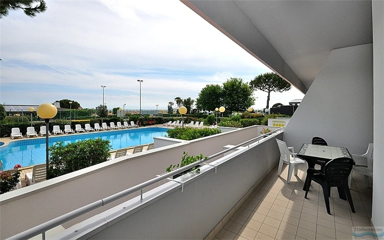 Residence Luxor Bibione – odpočinková zóna v zahradě | Bibione / Residence Luxor